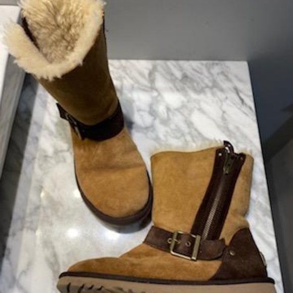 Ugg boots - Picture 1 of 9